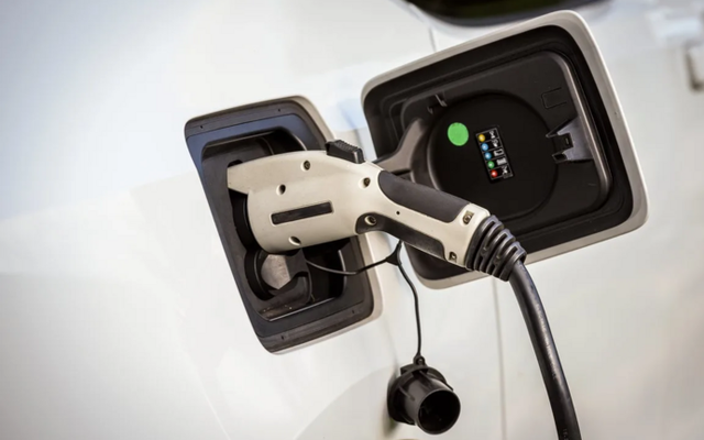 Các nhà khoa học khám phá ra cách giúp pin sạc nhanh hơn