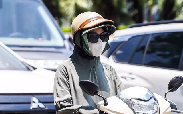 Miền Bắc oi nóng trước khi đón mưa bão