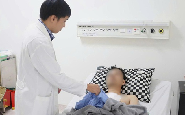 Ca mổ kéo dài 4 giờ cứu người đàn ông bị vỡ tim ở TP HCM