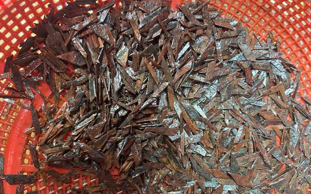 TP Hồ Chí Minh: Thu 2 kg đinh trên đường cửa ngõ, nghi do “đinh tặc” giăng bẫy