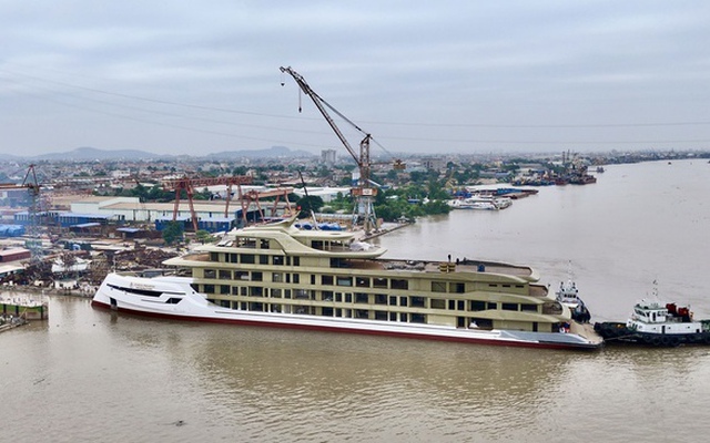 Du thuyền 6 sao mới nhất vừa hạ thủy ở Hạ Long: Được làm bởi người Việt, hoạt động theo mô hình “độc lạ”