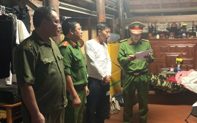 Khám xét khẩn cấp và tạm giữ hình sự tài xế Phan Duy Tân