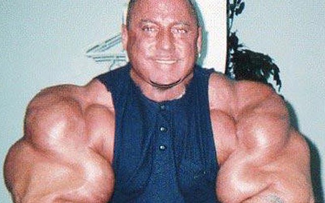 Người đàn ông tập gym từ lúc 13 tuổi, bắp tay to nhất thế giới gây choáng váng nhưng lại rơi vào thảm cảnh