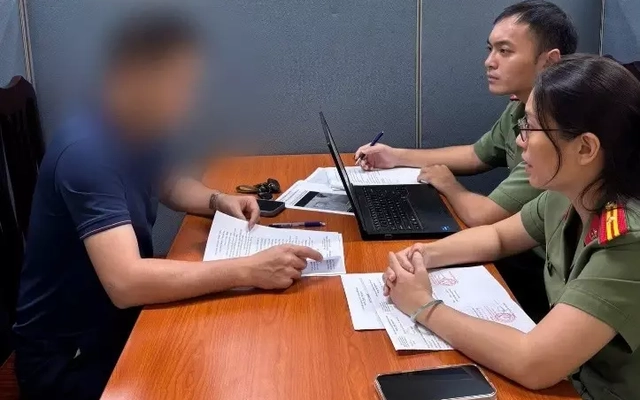 Một Facebooker ở Hà Nội bị xử phạt vì đăng tin sai sự thật