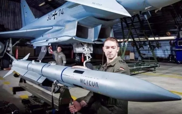 Ấn Độ mua hàng loạt tên lửa Meteor để 'săn lùng' J-35