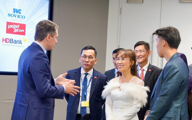 Thăm nơi nắm giữ 34.000 tỷ USD ở Anh, tỷ phú Nguyễn Thị Phương Thảo bày tỏ mong muốn lớn chưa từng có