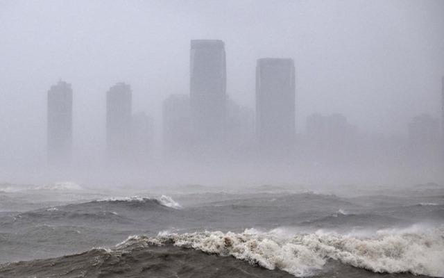 Bão số 11 giật cấp 15 đổ bộ, có thể quét qua những tỉnh nào ở miền Bắc, Hà Nội mưa lớn nhất khi nào?