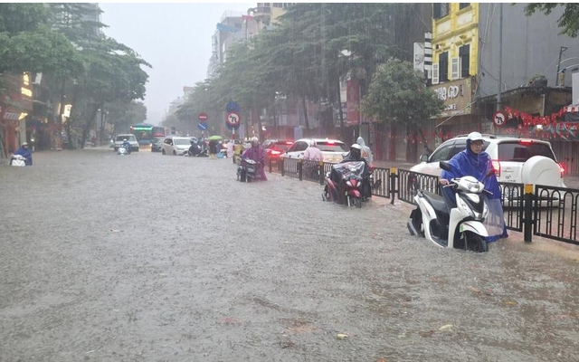 Tin mới nhất về cơn bão số 11: Khi nào Hà Nội bắt đầu mưa to?