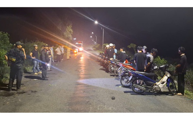 CLIP: Bắt “nóng” nhóm đối tượng gây náo loạn đêm khuya ở Đồng Tháp