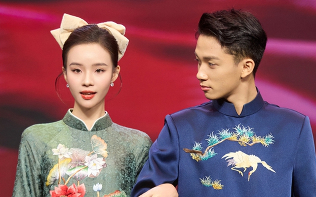 Sơn Tùng "Cách em 1 milimet" gây bất ngờ khi trình diễn áo dài cho NTK Ngọc Lan