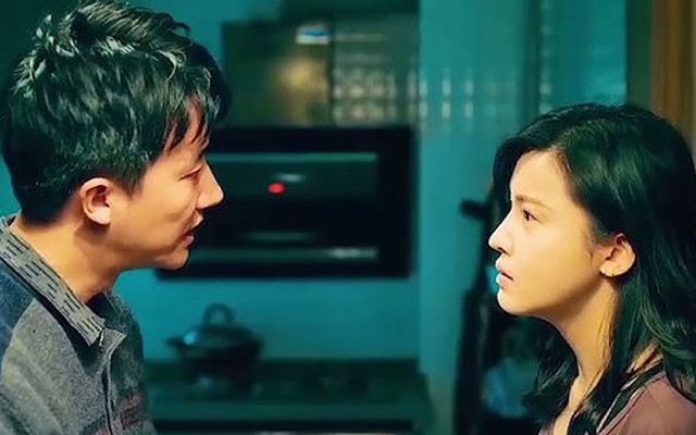 10 năm trước, tôi từng khóc khi người yêu cũ mang theo laptop đi mất, giờ gặp lại anh ta mà tôi suýt đánh rơi cốc cà phê