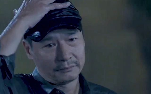 Nam diễn viên Việt đi xuất khẩu lao động, bị trục xuất về nước vì ẩu đả, mẹ kế đánh bằng cuốc suýt chết