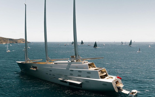 Bị 'giam lỏng' tại Ý hơn 3 năm, siêu du thuyền trị giá 600 triệu USD của tỷ phú Nga vẫn âm thầm đốt 4 tấn dầu diesel mỗi ngày chỉ để chạy điều hoà, máy phát điện