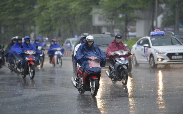 Ngày mai, nhiều nơi xuất hiện mưa to