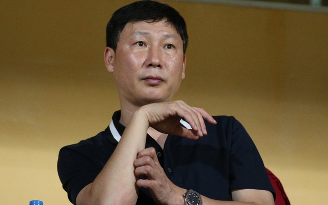 HLV Kim Sang-sik nhắc đến tuyển Malaysia, thẳng thắn chỉ ra "tử huyệt" của tuyển Việt Nam