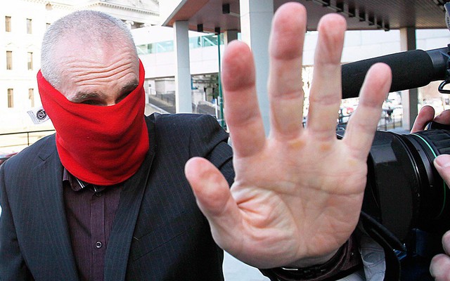 “Bóng ma” ám ảnh: HLV trở thành "kẻ săn mồi" cầm thú, có cầu thủ bị lạm dụng 150 lần ở tuổi 14