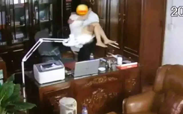 Vụ lộ clip người đàn ông ‘thân mật’ với nhiều phụ nữ: Có dấu hiệu của nhiều tội phạm khác nhau