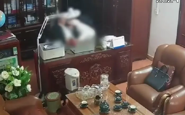 Người đàn ông trong clip nhạy cảm là Chủ tịch Hội đồng trường, không phải giáo viên