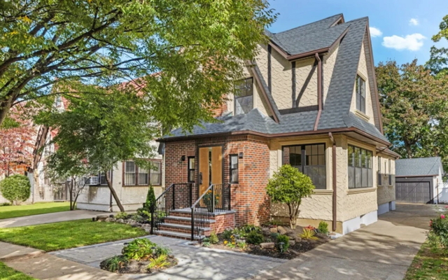 Rao bán căn nhà thời thơ ấu của Tổng thống Donald Trump với giá khó tin