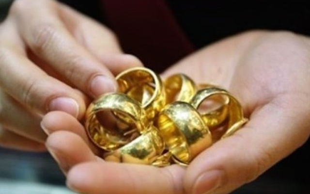 Âm thầm rút sổ tiết kiệm mua vàng lúc 75 triệu/lượng, giờ giá đã hơn 150 triệu nhưng có một vấn đề khiến tôi tràn ngập lo âu