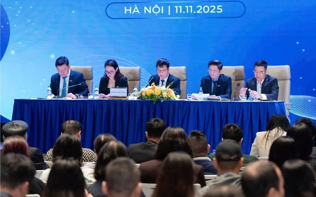 FLC đang rốt ráo thuê, mua máy bay