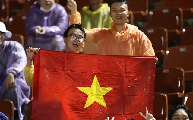 Vé xem tuyển Việt Nam thi đấu tại Lào chỉ hơn 12.000 đồng