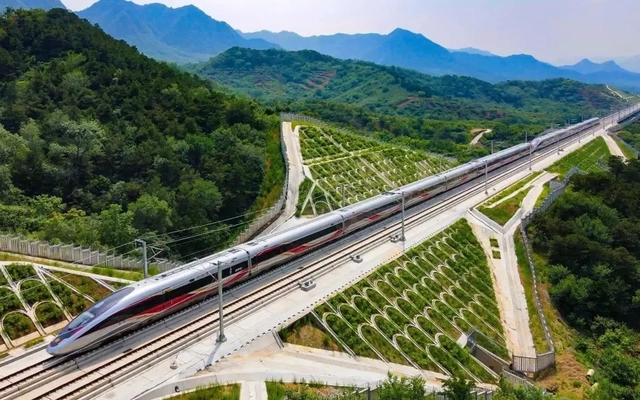 Hiện đại hóa đường sắt: Vì sao Việt Nam không tìm công nghệ đắt nhất?