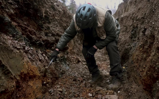 Hứng đòn đau vì Trung Quốc chặn mặt hàng Mỹ không thể sản xuất dù chỉ 1 gram, người dân bỏ qua cả vàng để săn lùng kho báu: Liệu có thoát phụ thuộc Bắc Kinh?