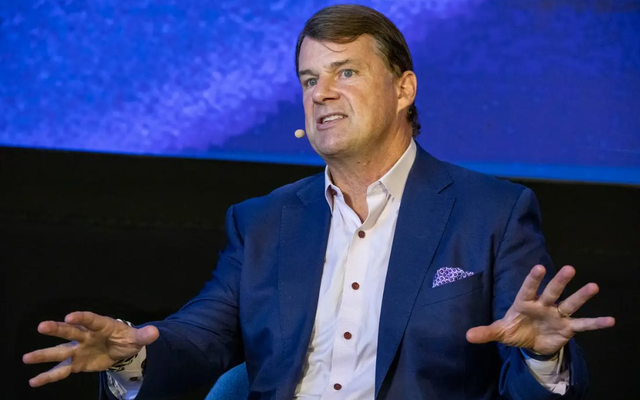 CEO Ford bị sốc khi tháo rời xe điện Trung Quốc và Tesla