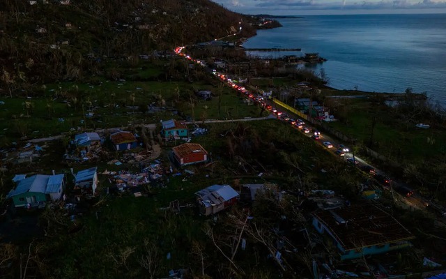 Bão càn quét, nhà hàng xóm mất điện một loạt nhưng nhà mình vẫn có điện dùng thoải mái: Bí quyết nằm ở công nghệ ‘đắt xắt ra miếng’