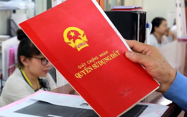 Vừa có thay đổi lớn về nộp sổ đỏ online, người dân cần làm gì?