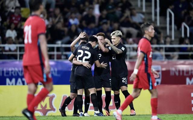 Thắng nghẹt thở, tuyển Thái Lan vẫn đứng trước nguy cơ bị loại khỏi giải châu Á