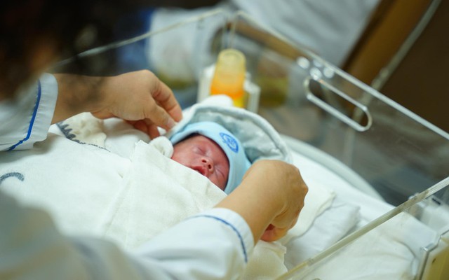 Việt Nam và bước tiến thần kỳ: Cứu sống những em bé tưởng không thể