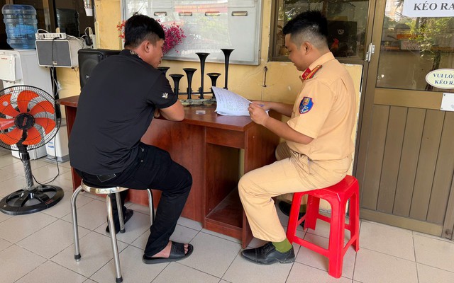 Bị phạt vì liên tục bóp còi hơi khi gặp người đi bộ sang đường