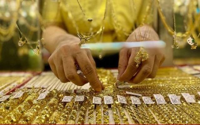 Giá vàng hôm nay 16/11: Ít biến động sau phiên lao dốc