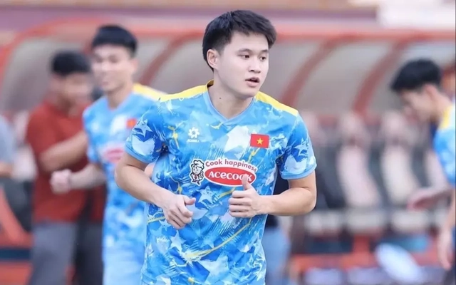 Tân binh Khổng Minh Gia Bảo tưởng bị trêu khi biết tin lên tuyển