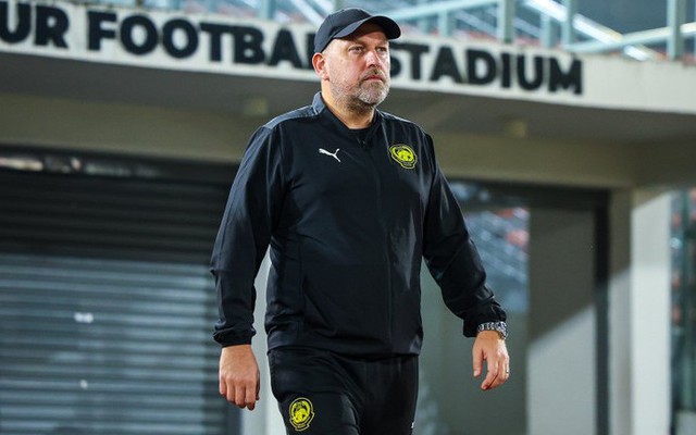 LĐBĐ Malaysia bác tin HLV từ chức sau án phạt gian lận nhập tịch