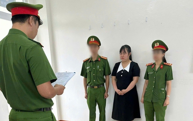 Bắt tạm giam Nguyễn Thị Phương Uyên