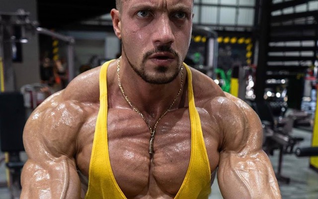 Trai đẹp thể hình sở hữu cơ ngực như phím đàn độc lạ nhất thế giới, ai thấy cũng phải "há hốc miệng" kinh ngạc