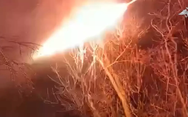 Hỏa lực bất ngờ phá hủy bệ phóng APR-40, HIMARS và xưởng UAV