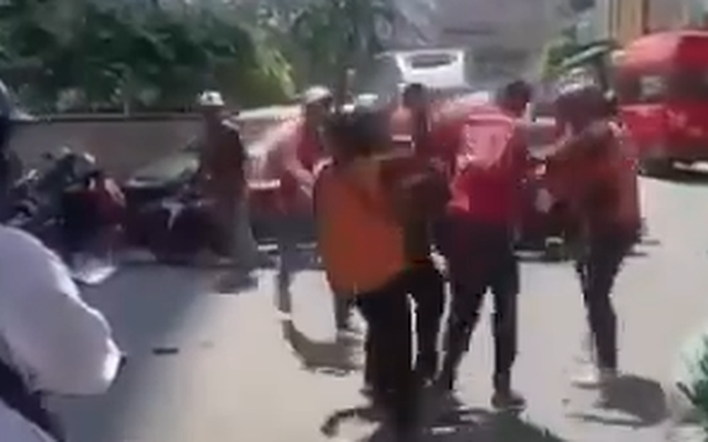 Công an lập hồ sơ 8 shipper áo cam hỗn chiến ở TP HCM