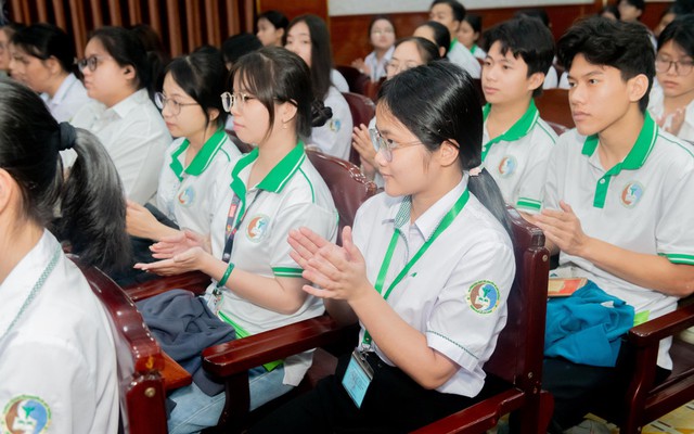 Kết nối tri thức trẻ trong công nghệ đất hiếm