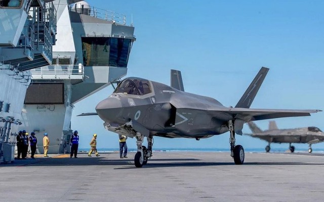 Anh sẽ ném tên lửa xuống biển vì 'tiết kiệm' hệ thống hạ cánh cho F-35B