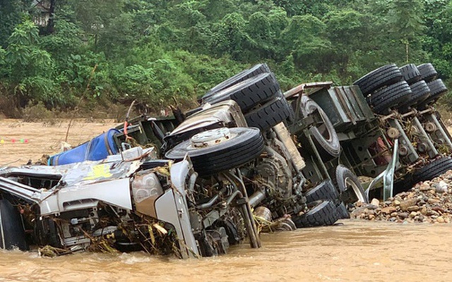 Tìm thấy "vật bất ly thân" của tài xế xe đầu kéo mất tích ở Quảng Trị