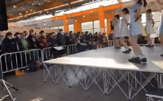 Nữ ca sĩ đình đám bị quay lén ngay giữa sự kiện, kẻ biến thái thú nhận hành vi nhưng hình phạt lại quá nhẹ