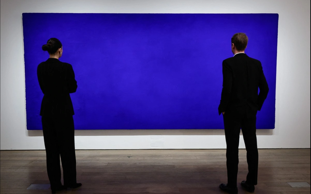 Bức tranh rộng gần 4 m, cao gần 2 m chỉ toàn màu xanh được mua với giá 21 triệu USD: Bí mật nằm ở đâu?