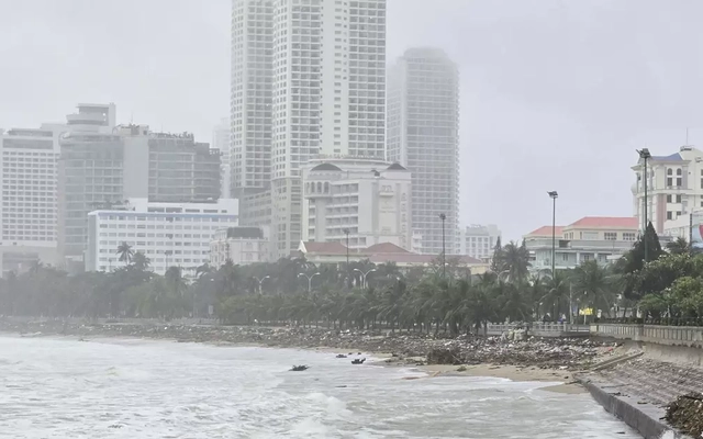 Tìm thấy hai ngư dân bị lũ cuốn mất tích trên vịnh Nha Trang