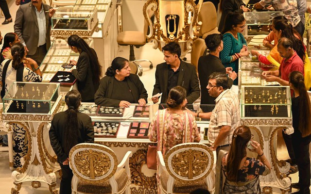 Chỉ trong 3 tháng, một nhóm người đã mua 1.300 tấn vàng