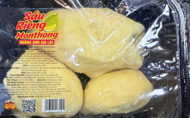 Bầu Đức bất ngờ mang sầu riêng bán trong nước