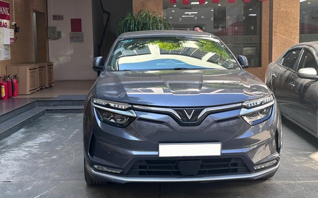 Đổi 2 xe VinFast VF 8 trong 2 năm, chủ xe: “Từng lái đủ loại xe xăng, giờ quay lại chắc không nổi”